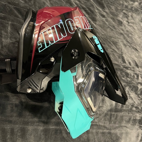 509 Delta R4 Ignite Helmet
Only worn twice 
Size: XL/XXL - Picture 5 of 8